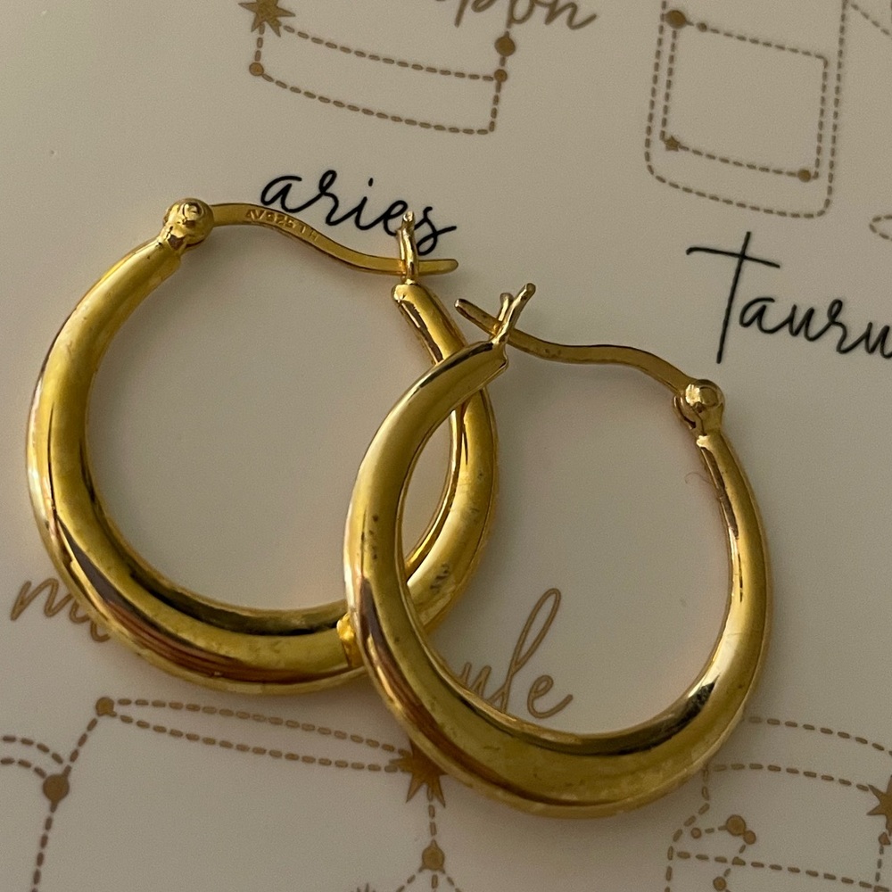 1” yellow gold stylish hoop earrings - Picture 3 of 6